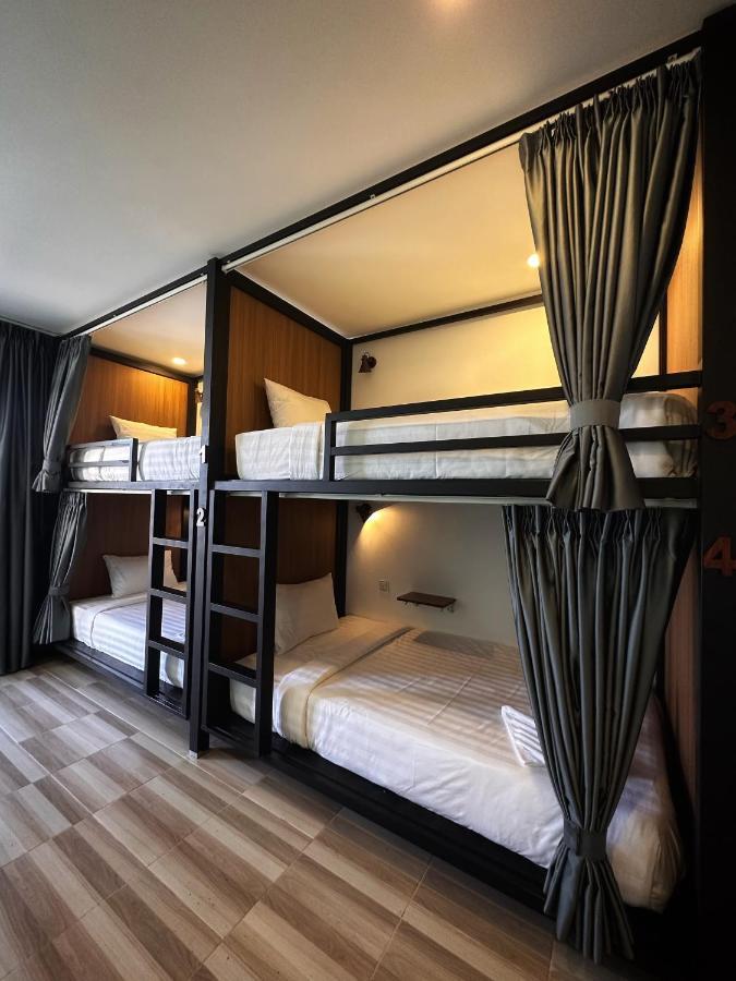 Monsoon Riverside Hotel Phnom Penh Exterior photo